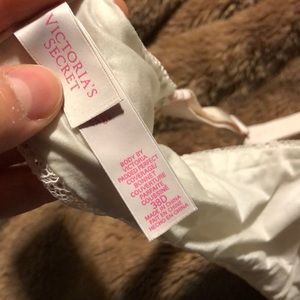 Victoria’s Secret leaf push-up bra